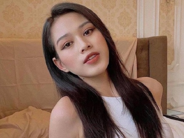 Giấu bố mẹ đi thi và bất ngờ đăng quang Hoa hậu Việt Nam