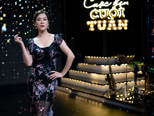 Nữ ca sĩ từng nhận cát-xê bằng con tép, giờ sống trong biệt thự 700 m2