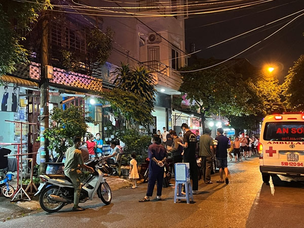 Vợ bàng hoàng phát hiện chồng treo cổ tử vong trong phòng trọ