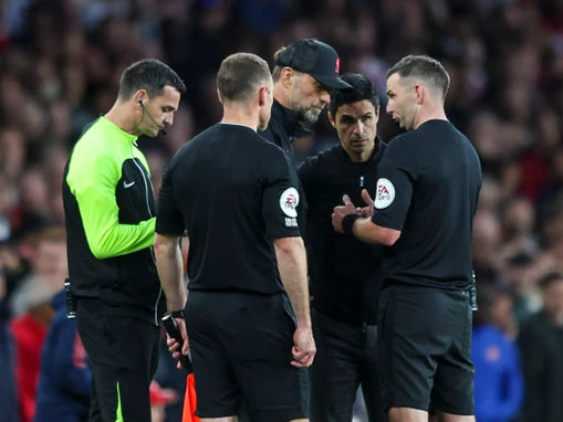FA điều tra ‘sự cố bí ẩn’ ở trận Arsenal thắng Liverpool
