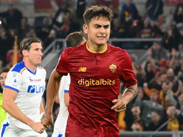 Giúp Roma hạ Lecce, người hùng Dybala gặp hạn