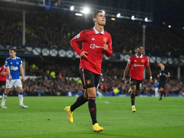 Antony và Ronaldo ghi bàn, Quỷ đỏ áp sát top 4