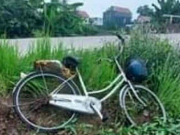 Thi thể người phụ nữ bán hải sản ở chợ Rừng trôi sông: Chiếc xe đạp ở hiện trường