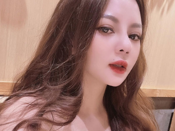 Gái xinh người yêu cầu thủ gợi cảm nhất nhì dàn WAG Việt