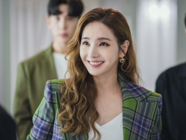 'Búp bê xứ Hàn' Han Chae Young có hôn nhân viên mãn bậc nhất Kbiz