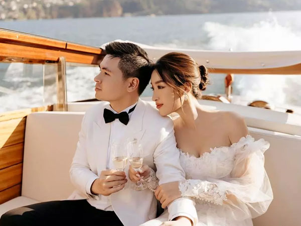 Phản ứng của con trai cả bầu Hiển khi Đỗ Mỹ Linh tung ảnh cưới