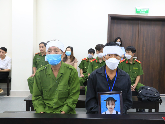 Những lời đau tâm can ở phiên xử vụ đóng đinh vào đầu bé gái