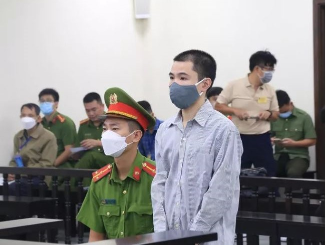 Đề nghị án kịch khung cho gã 'chồng hờ' đóng 10 chiếc đinh vào đầu bé gái 3 tuổi