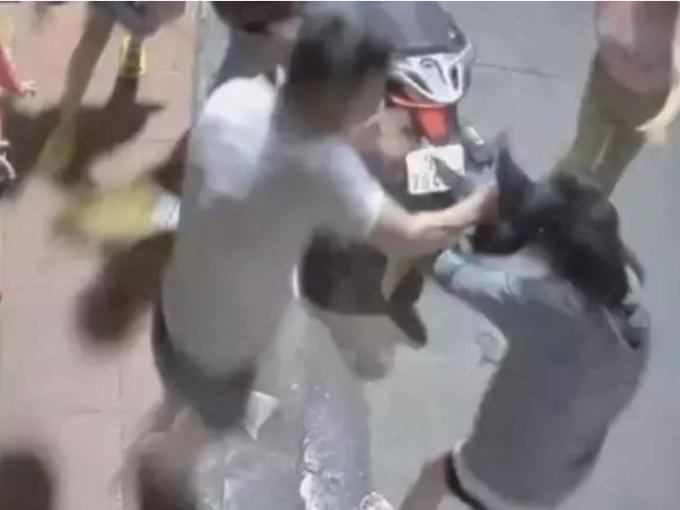 Người phụ nữ mang thai 36 tuần 'tố' bị hàng xóm đánh nhập viện