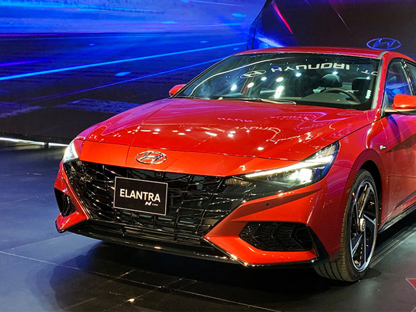 Hyundai Elantra 2023 ra mắt, giá tăng thêm 30 triệu đồng