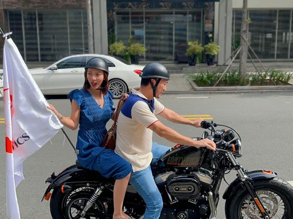 Xảy ra 'sự cố' ngoài ý muốn, Thu Trang nhất quyết muốn bán xe mô tô mới tặng cho Tiến Luật