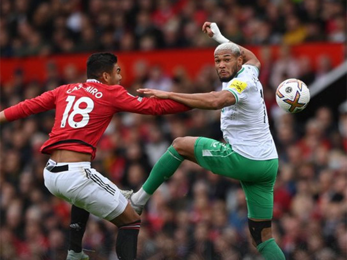 Ronaldo 2 lần bị từ chối bàn thắng, MU chia điểm với Newcastle