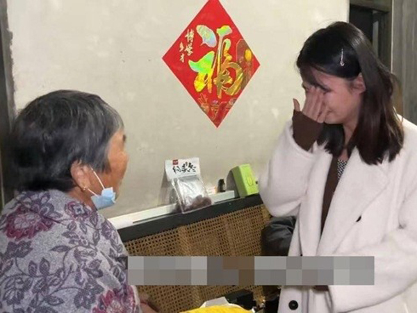 Vừa nghe tin cháu trai muốn mua nhà, bà nội có hành động khiến cháu dâu bật khóc nức nở