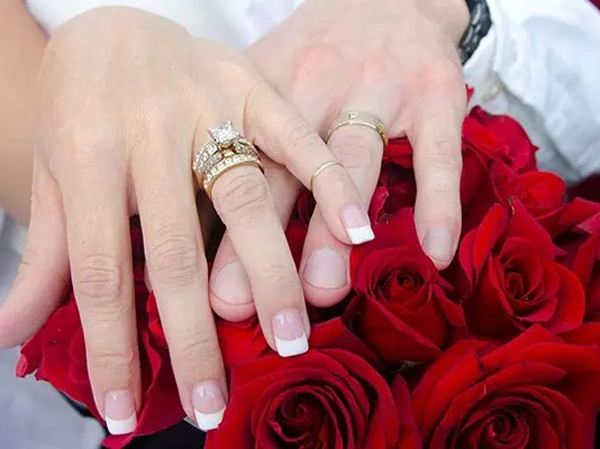 Mẹo đeo nhẫn cưới chuẩn, vượng hôn nhân trăm năm viên mãn