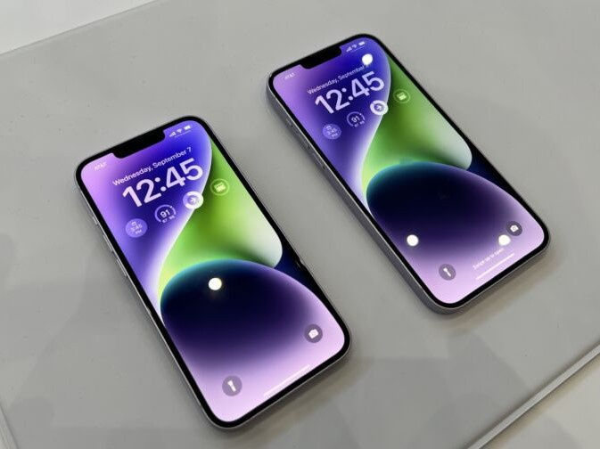 Apple hoãn kế hoạch dùng chip Trung Quốc trên iPhone