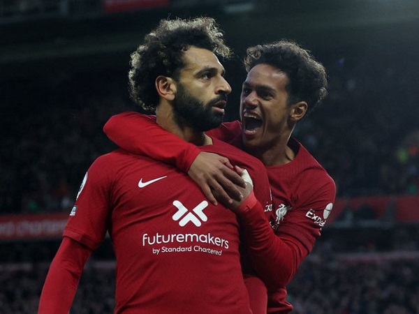 Salah tỏa sáng, Liverpool đánh bại Man City để mở tiệc tại Anfield