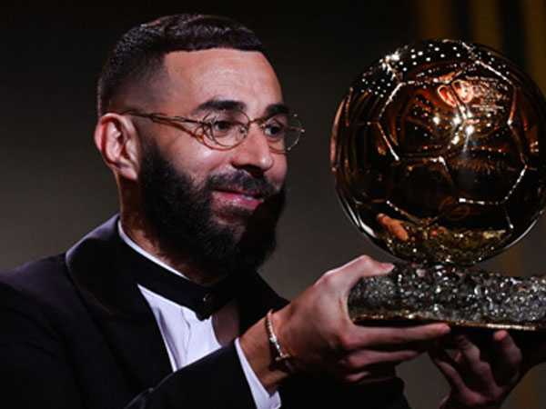 Benzema đoạt Quả bóng vàng 2022, nói gì trong giây phút lịch sử?