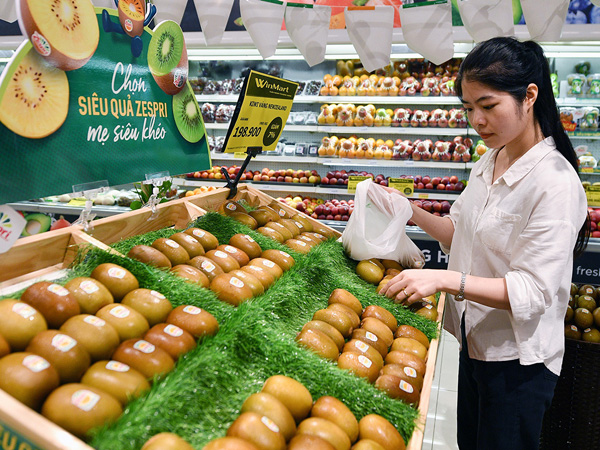 Tiêu dùng phục hồi, cuộc đua khốc liệt của các 'đại gia' bán lẻ