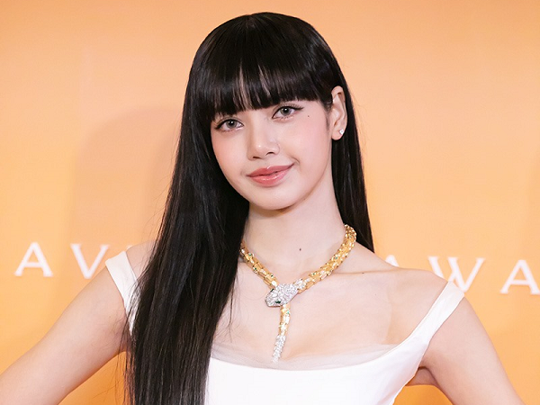 Siêu thảm đỏ Avrora Awards: Lisa xinh đẹp lấn át dàn sao đình đám
