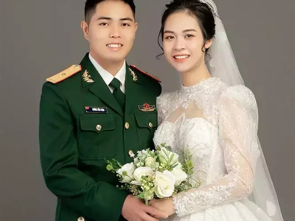Cưng xỉu món quà 'chú Ngạn pha ke' tặng vợ ngày 20/10