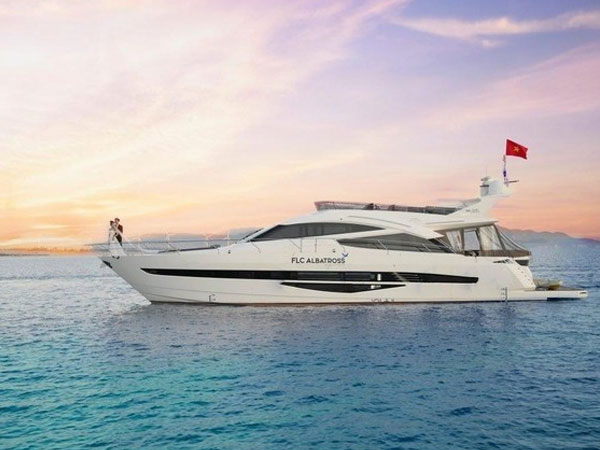 Lộ giá khởi điểm và nội thất du thuyền triệu đô của FLC