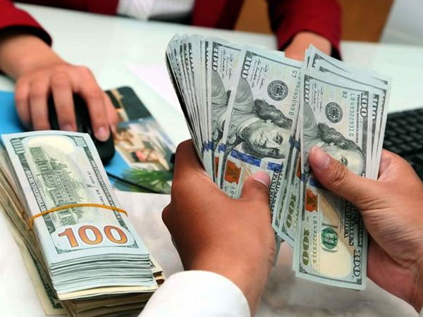 Giá USD tự do vượt 25.000 đồng/USD, cao nhất trong lịch sử