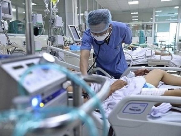 Bé gái mắc cúm A/H5N1 đã hồi phục, rút nội khí quản