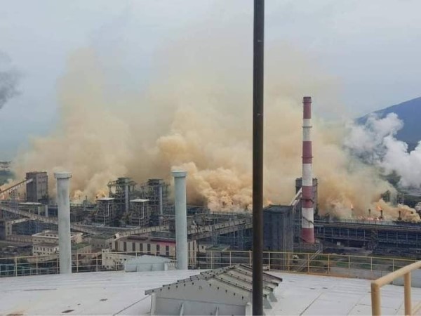 Formosa hỏng quạt thổi gió, khói vàng bay mù mịt