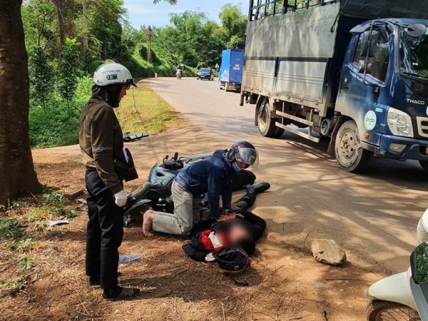 Thanh Hoá: Tài xế xe ôm quên gạt chân chống gây tai nạn khiến người ngồi sau tử vong