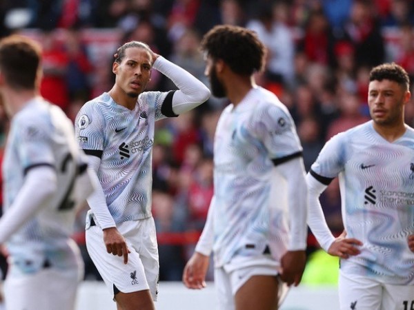 Liverpool thua sốc tân binh Nottingham Forest, nguy cơ văng Top 8