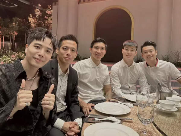 Ảnh hiếm dàn cầu thủ bảnh bao dự hôn lễ Chủ tịch Đỗ Vinh Quang