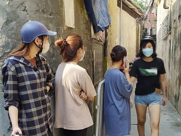 Nữ sinh viên kể lại giây phút thoát khỏi đám cháy ở chung cư mini Hà Nội: 'Một là chết, hai là liều'