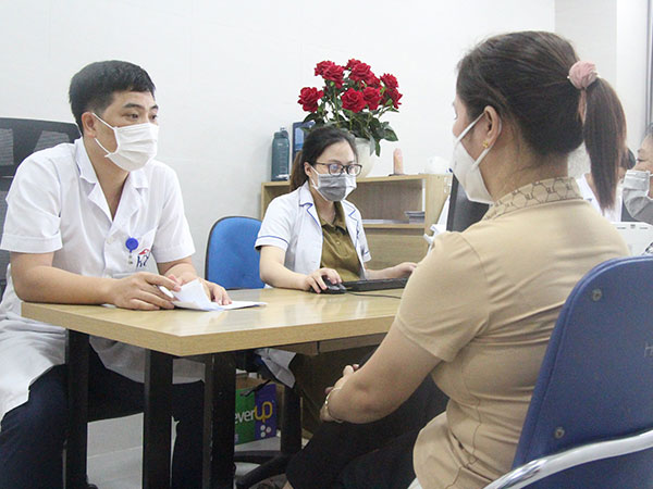 Khóc 'cạn nước mắt' sau khi chi tiền xét nghiệm máu tìm ung thư