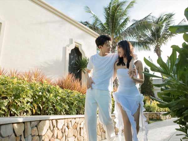 Không giống các cặp đôi khác, vì sao Anh Tú - Diệu Nhi không có bất kỳ khoảnh khắc hôn môi nào trong đám cưới hay ảnh pre-wedding?