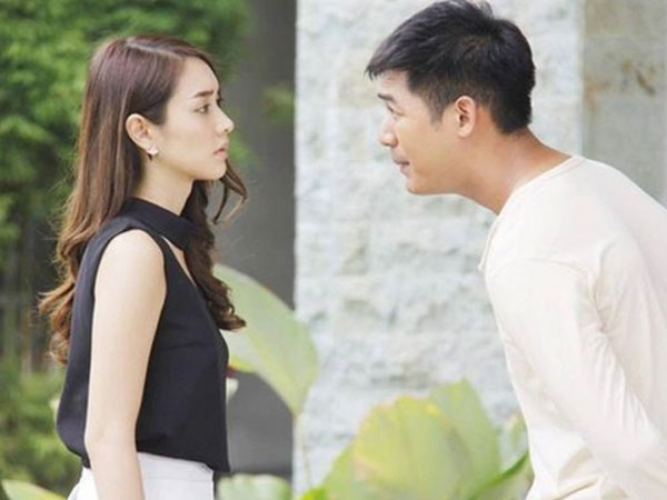 Vô tình gặp vợ cũ ở bến xe, chồng chết lặng biết sự thật phũ phàng chôn giấu suốt 3 năm qua