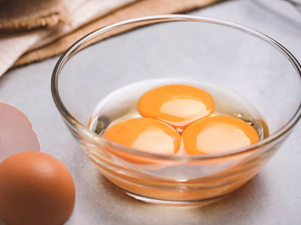 Những người không nên ăn lòng đỏ trứng để tránh bị đột quỵ