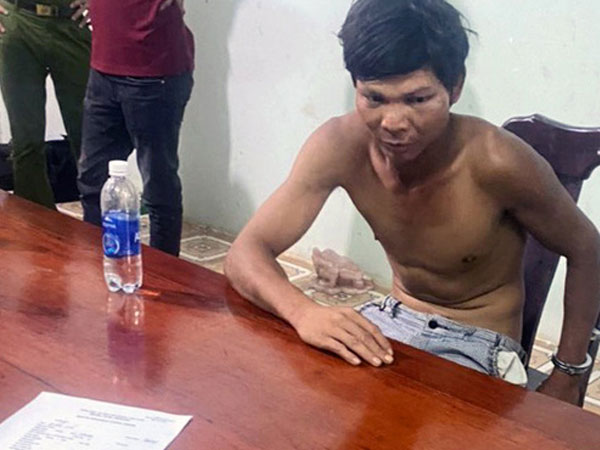 Nghi can đập phá ô tô, dùng cuốc đánh chết chủ xe bị bắt
