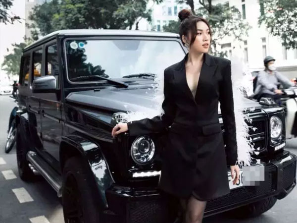 Hết xe sang, MC '3000 chữ' sở hữu bộ sưu tập hàng hiệu đắt đỏ