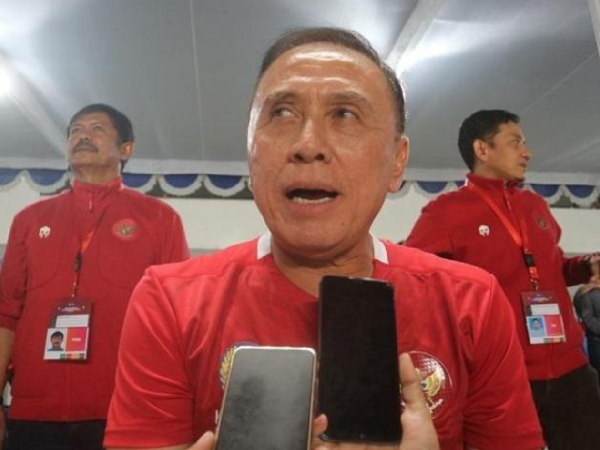 Chủ tịch LĐBĐ Indonesia nguy cơ bị bắt vì thảm kịch giẫm đạp khiến hơn 100 người thiệt mạng