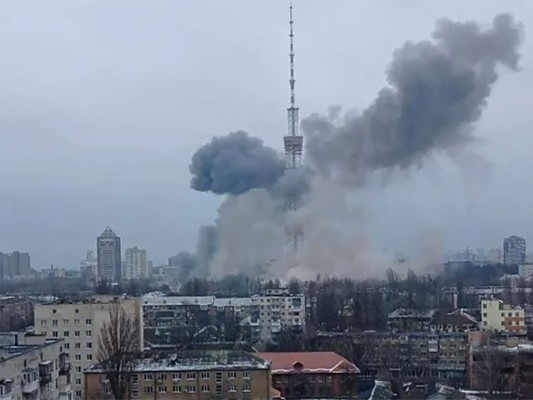 Kiev rung chuyển vì các vụ không kích mới, Ukraine hồi đáp 'thông điệp' của Moscow