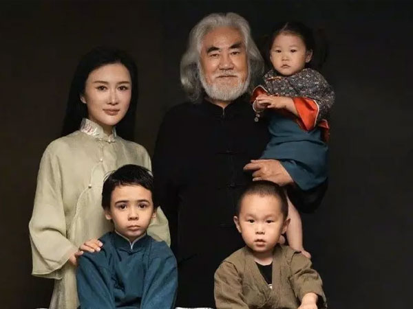 Đạo diễn Trương Kỷ Trung làm rõ tin bị vợ trẻ tẩu tán tài sản