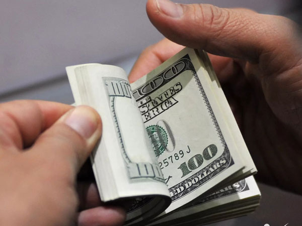 Tỷ giá USD bắt đầu hạ nhiệt sau khi lên đỉnh lịch sử