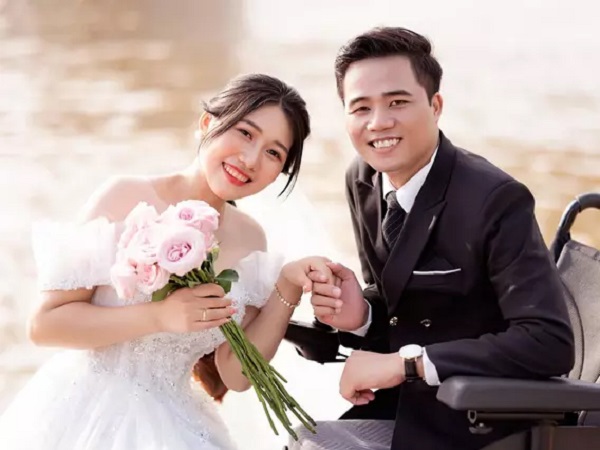 Chàng không chân nổi đình đám khoe thu nhập khủng nhiều người ước