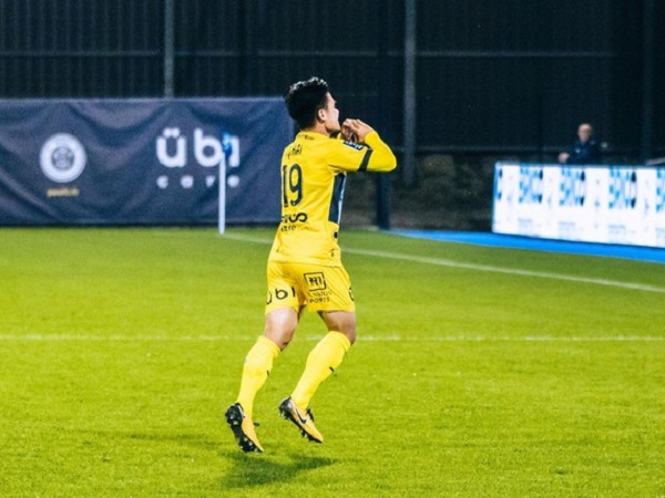 Quang Hải có pha kiến tạo đầu tiên trên đất Pháp, giúp Pau FC thênh thang tiến bước ở Cúp Quốc gia