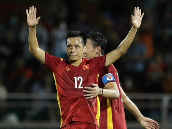 Văn Quyết thay Quang Hải đá AFF Cup 2022?