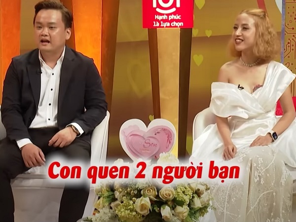 Vợ xúc động khi biết lý do chồng luôn chờ mình đi ngủ trước