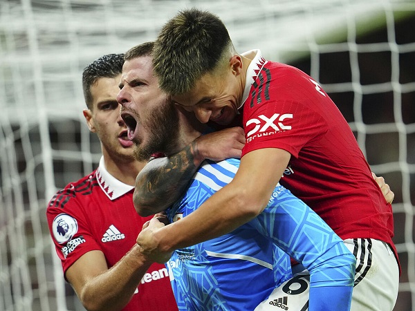 De Gea cứu thua ngoạn mục, MU chiếm vị trí của Chelsea