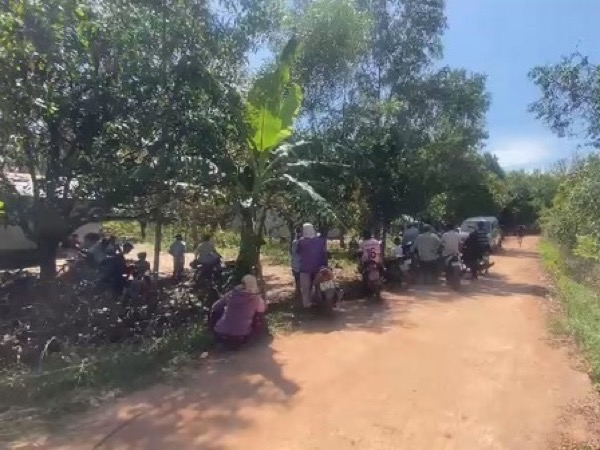 Vợ chồng 'huyết chiến', chồng chết vợ trọng thương