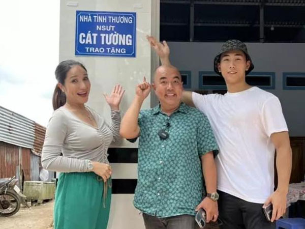 Bị góp ý rằng không nên để bảng tên khi tặng nhà tình nghĩa, MC Cát Tường phản ứng thế nào?