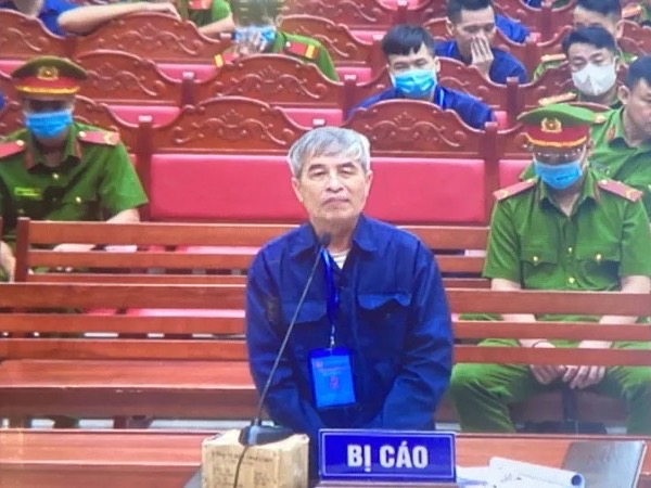 Vụ buôn lậu 200 triệu lít xăng: Phan Thanh Hữu khai về việc 'bôi trơn'